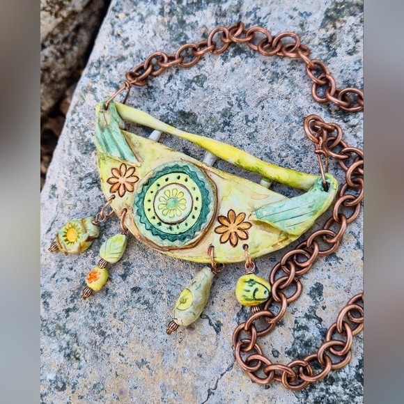 Primitive Cave Rustic Earth Green Pendant & Beads In Clay In Copper Necklace - Picture 6 of 9